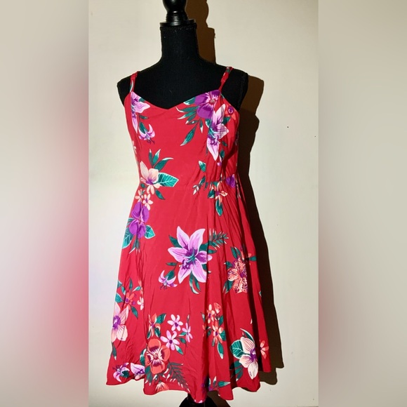 Red Hawaiian floral dress - Picture 4 of 6